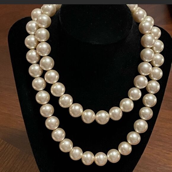 Jewelry - Pearl Double Strand necklace